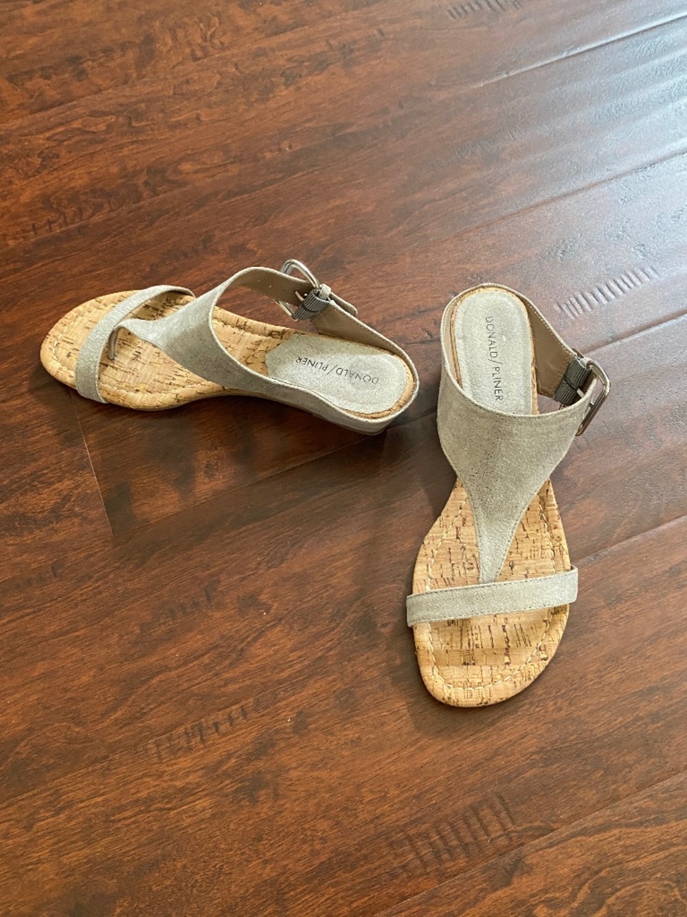 Donald Pliner Donni Metallic Gold Leather Cork Wedge Sandals Size 8.5 - Picture 7 of 13